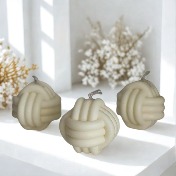 Elegant Swirl Candle